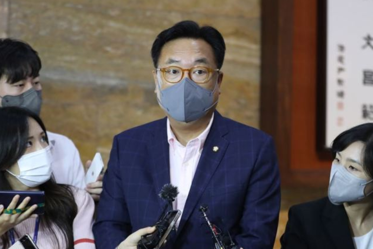 รอง Nat'l Assembly Speaker Chung เป็นหัวหน้าพรรครัฐบาล; ควอนลาออกจากตำแหน่งลีดเดอร์
